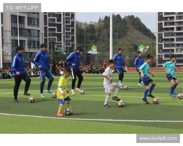 为奋勇拼搏的足球健儿点赞共铸绿茵荣耀之光辉时刻谱写精彩篇章新